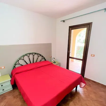 Iss Travel Apartaments, Via Del Tirreno 300 M From La Cinta Apartahotel San Teodoro (Sardinia)