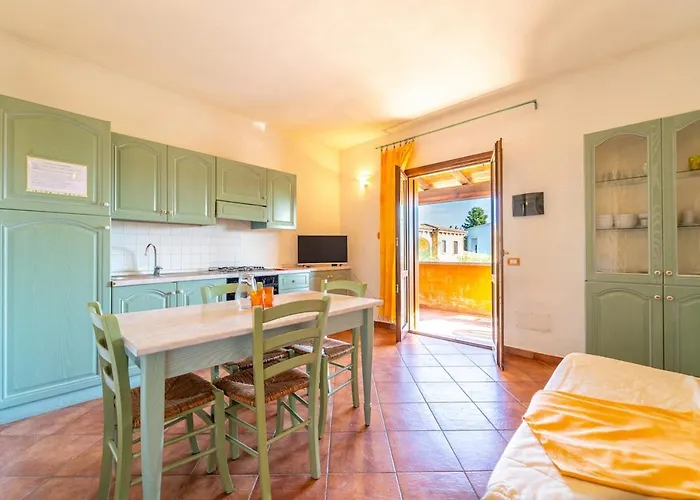 Iss Travel Apartaments, Via Del Tirreno 300 M From La Cinta 3*
