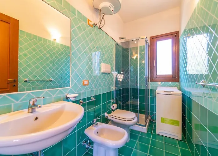 Iss Travel Apartaments, Via Del Tirreno 300 M From La Cinta 3*
